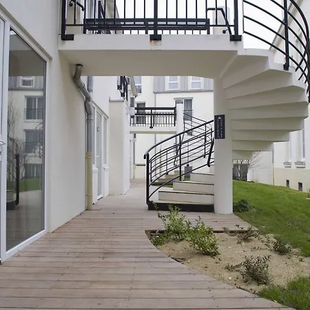 Apartmanhotel Adagio Access Viarme 3*